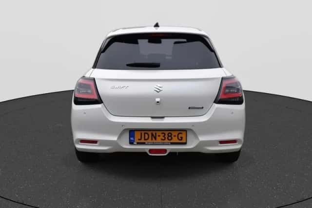 Suzuki Swift (2025) thumbnail 4
