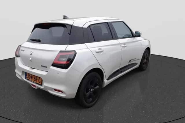 Suzuki Swift (2025) thumbnail 5