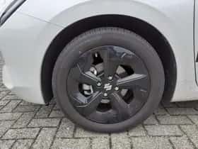 Suzuki Swift (2025) thumbnail 10