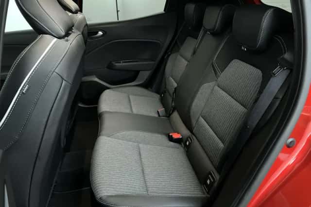 Mitsubishi Colt (2024) thumbnail 24