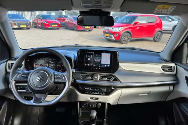 Suzuki Swift (2025) thumbnail 11