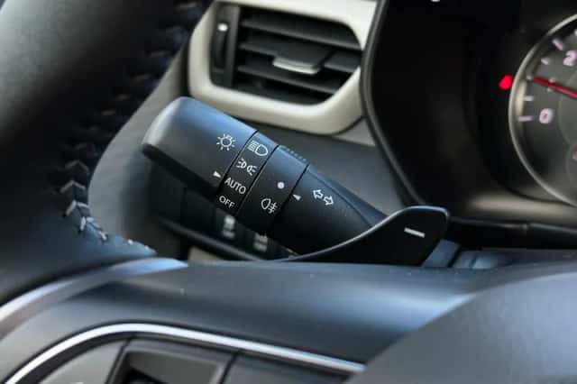 Suzuki Swift (2025) thumbnail 16