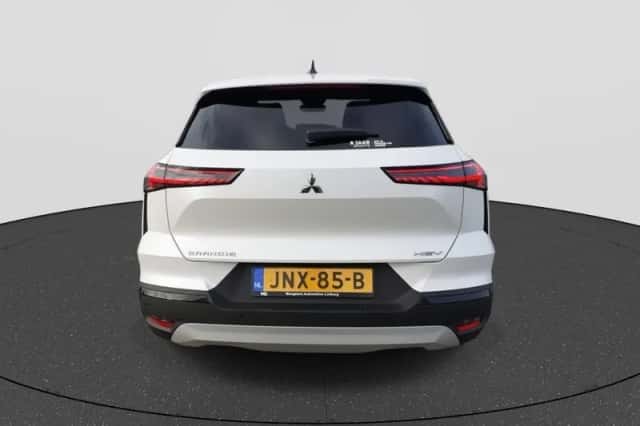 Mitsubishi Grandis (2025) thumbnail 4