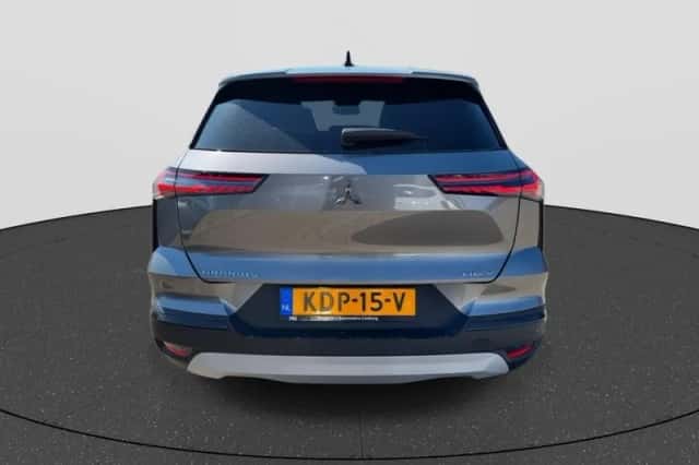 Mitsubishi Grandis (2026) thumbnail 4