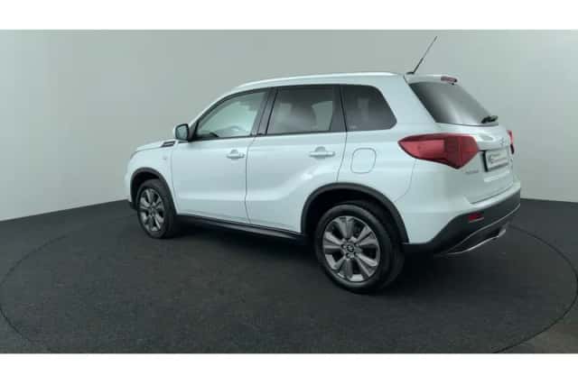 Suzuki Vitara (2021) thumbnail 3