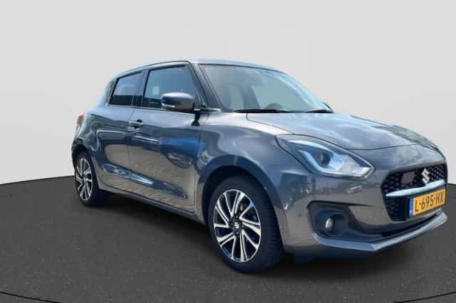 Suzuki Swift (2021) thumbnail 2