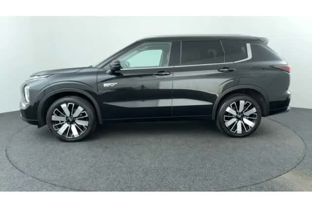 Mitsubishi Outlander (2025) thumbnail 2