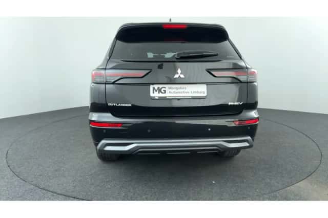 Mitsubishi Outlander (2025) thumbnail 4