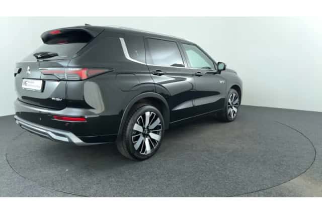 Mitsubishi Outlander (2025) thumbnail 5