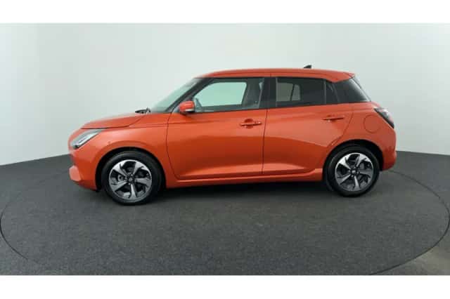 Suzuki Swift (2025) thumbnail 2