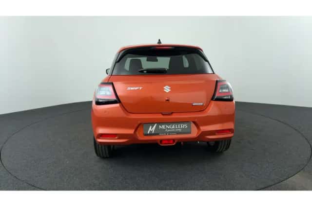 Suzuki Swift (2025) thumbnail 4