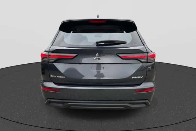 Mitsubishi Outlander (2026) thumbnail 4
