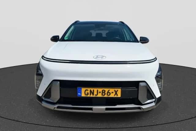 Hyundai Kona (2024) thumbnail 2