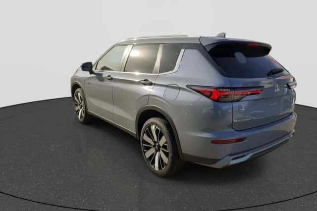 Mitsubishi Outlander (2026) thumbnail 3