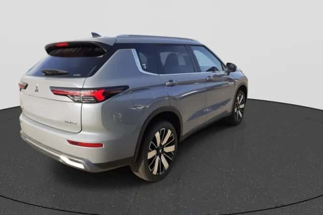 Mitsubishi Outlander (2026) thumbnail 5