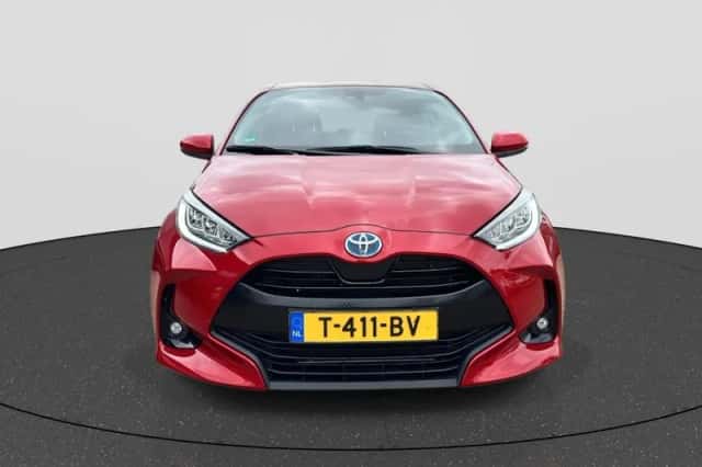 Toyota Yaris (2023) thumbnail 2