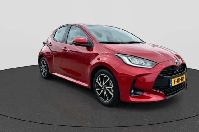Toyota Yaris (2023) thumbnail 3