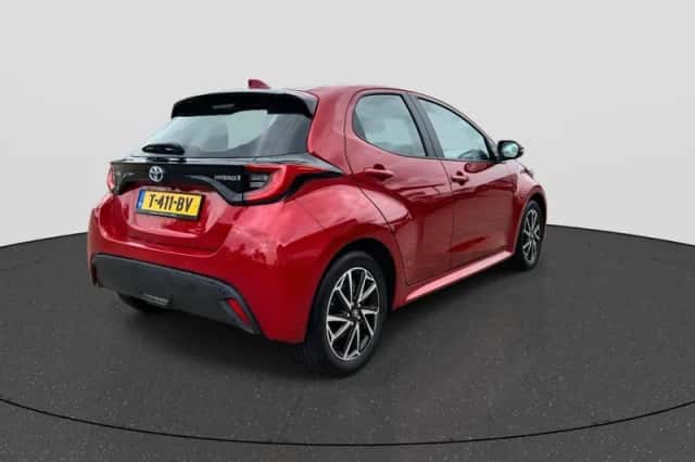 Toyota Yaris (2023) thumbnail 5