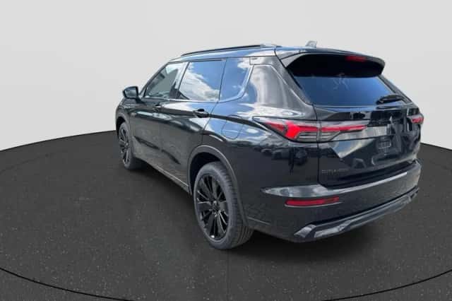 Mitsubishi Outlander (2026) thumbnail 3