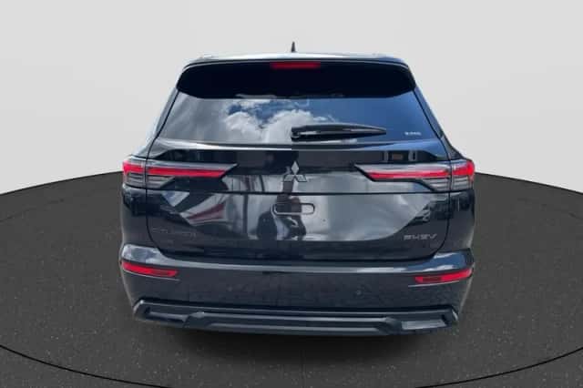 Mitsubishi Outlander (2026) thumbnail 4