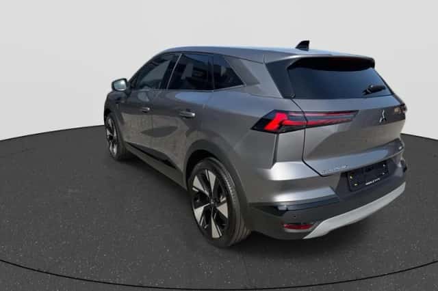 Mitsubishi Grandis (2026) thumbnail 3
