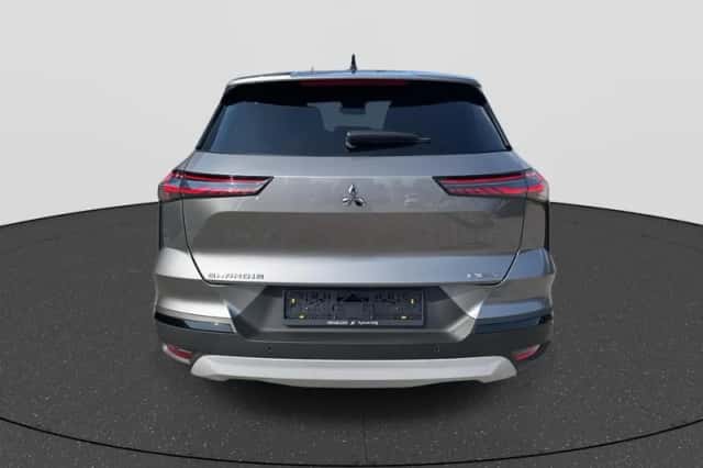 Mitsubishi Grandis (2026) thumbnail 4