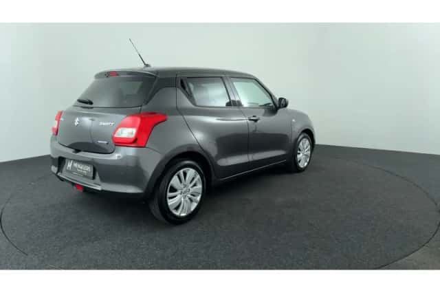 Suzuki Swift (2020) thumbnail 5