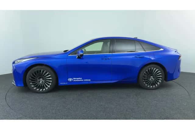 Toyota Mirai (2021) thumbnail 2