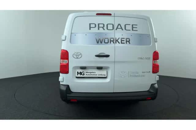 Toyota Proace (2024) thumbnail 4