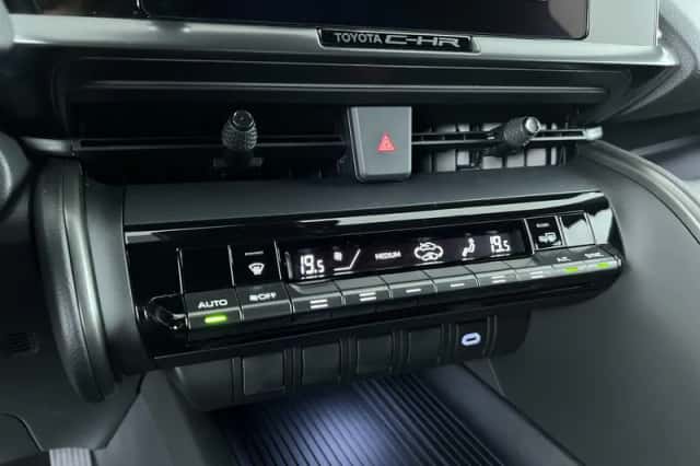 Toyota C-HR (2025) thumbnail 21