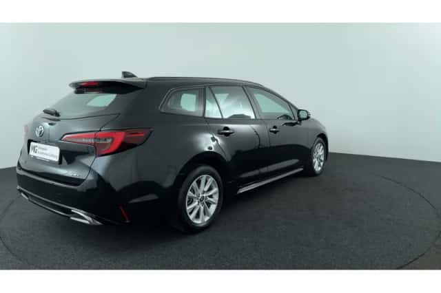 Toyota Corolla (2025) thumbnail 5
