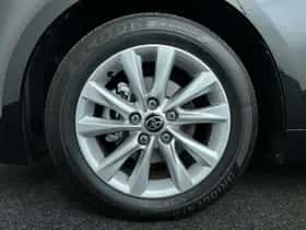 Toyota Corolla (2025) thumbnail 10
