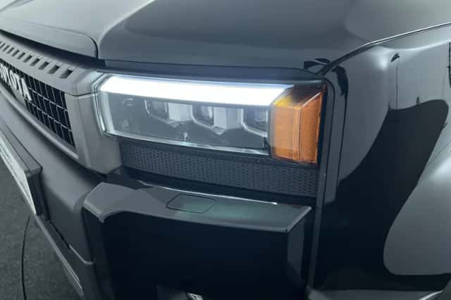 Toyota Land Cruiser (2025) thumbnail 11
