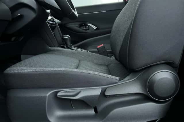Toyota Yaris Cross (2025) thumbnail 13