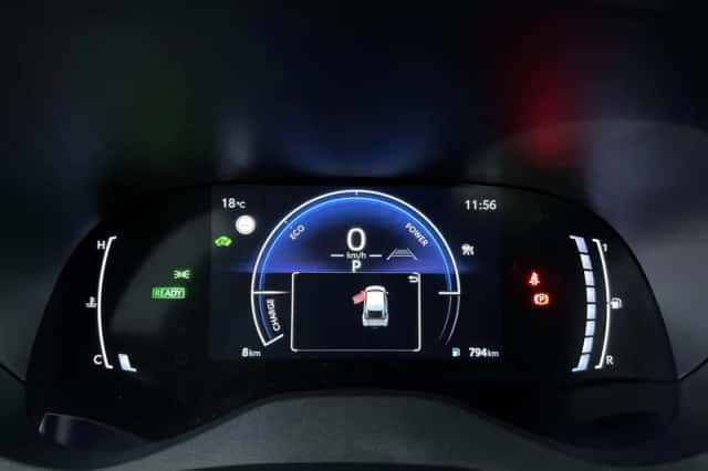 Toyota Yaris Cross (2025) thumbnail 17