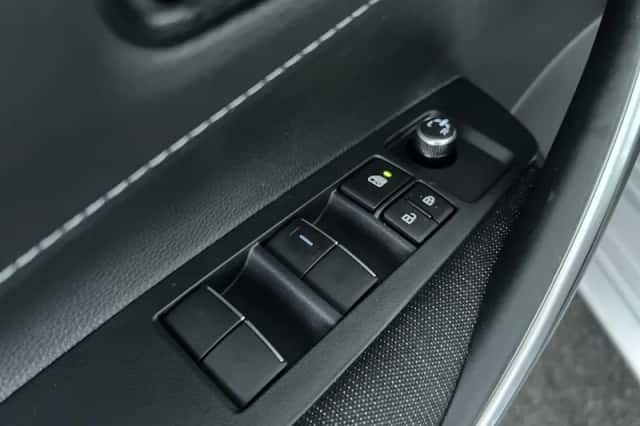 Toyota Corolla (2025) thumbnail 12