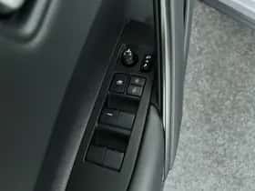 Toyota Corolla (2025) thumbnail 12