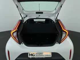 Toyota Aygo X (2022) thumbnail 25
