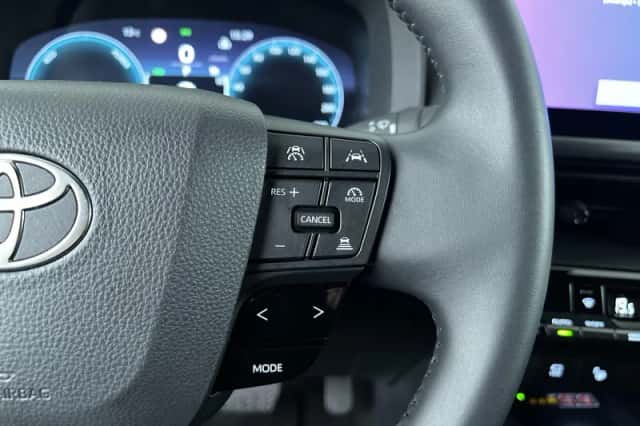 Toyota C-HR (2025) thumbnail 16