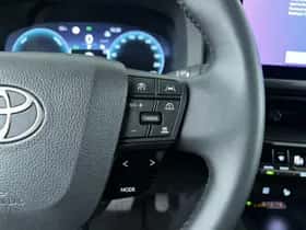 Toyota C-HR (2025) thumbnail 16