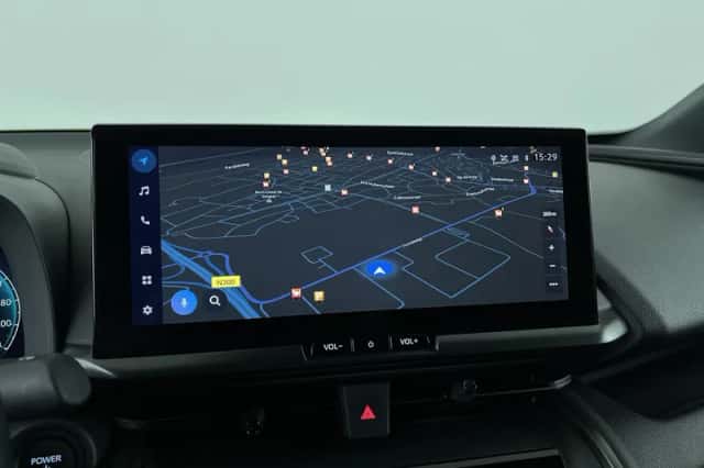 Toyota C-HR (2025) thumbnail 19