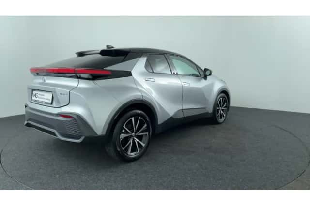 Toyota C-HR (2025) thumbnail 5