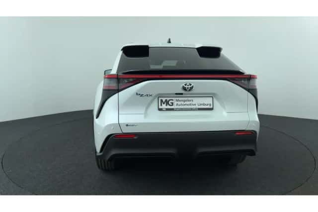 Toyota bZ4X (2026) thumbnail 4