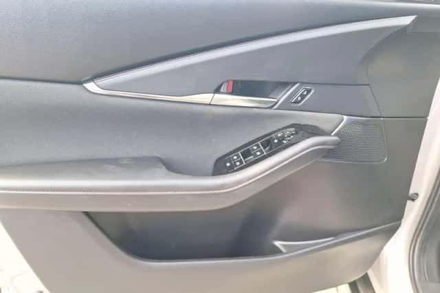 Mazda CX-30 (2023) thumbnail 18
