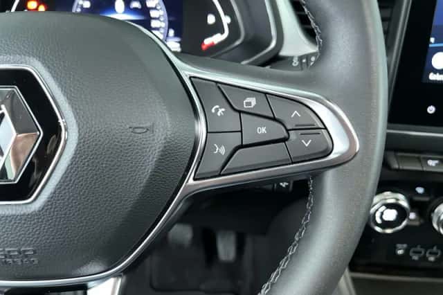Renault Captur (2022) thumbnail 16