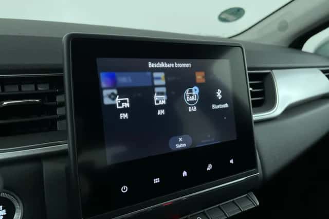 Renault Captur (2022) thumbnail 18