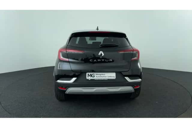 Renault Captur (2022) thumbnail 4
