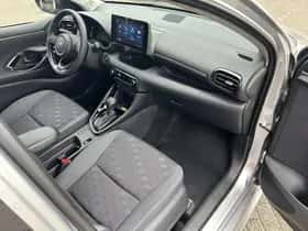 Toyota Yaris (2025) thumbnail 9