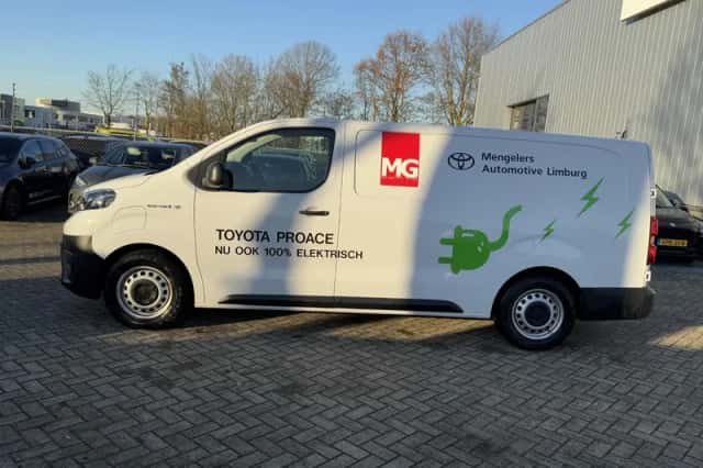 Toyota Proace (2023) thumbnail 3