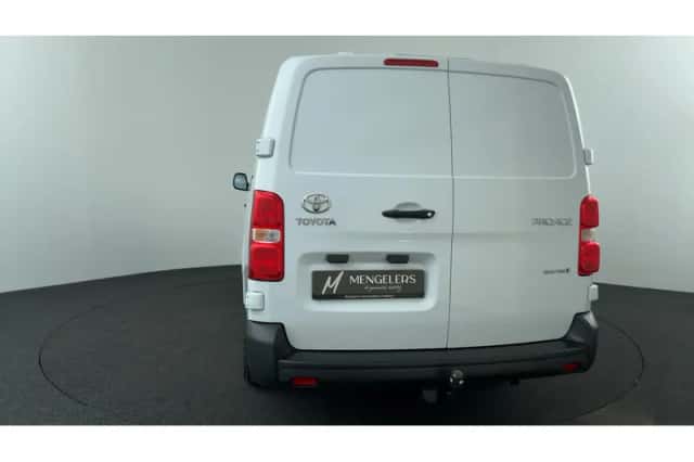 Toyota Proace (2023) thumbnail 4